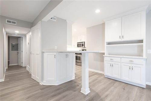 apt-1-6206 Robinson St, Overland Park, KS, 66202-3082 | Card Image