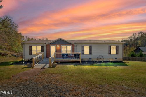 3176 Highway 421, Bristol, TN, 37620-8181 | Card Image