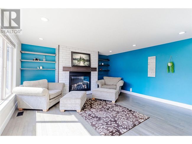 11885 Middleton Rd, House other with 5 bedrooms, 4 bathrooms and 3 parking in Lake Country BC | Image 4