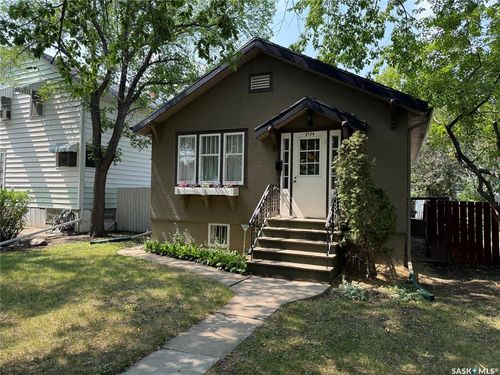2734 Wallace St, Regina, SK, S4N4B8 | Card Image