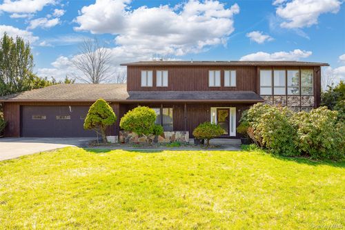 32 Sherwood Hts, Wappingers Falls, NY, 12590-3409 | Card Image