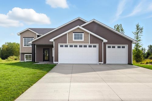 2886 29th St Ne, Sauk Rapids, MN, 56379 | Card Image