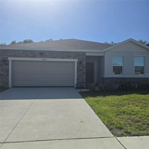 33259 Country House Dr, SORRENTO, FL, 32776-9342 | Card Image