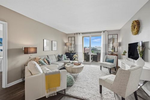 unit-1108-300 S Duval St, TALLAHASSEE, FL, 32301-1743 | Card Image