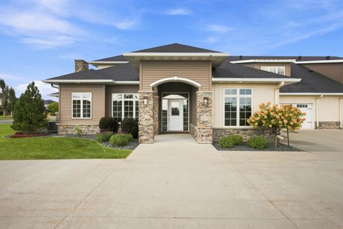 5074 Prosperity Way S, Fargo, ND, 58104 | Card Image