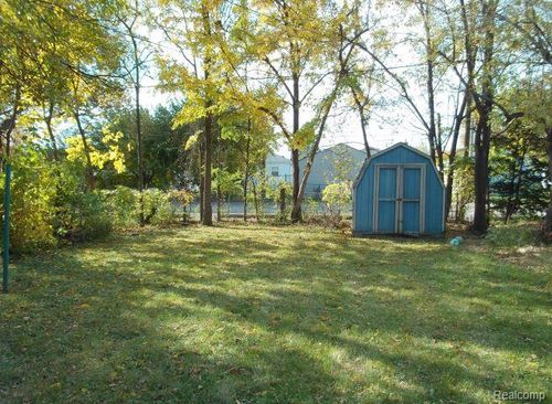 22825 Brittany Ave, Eastpointe, MI, 48021-4610 | Card Image