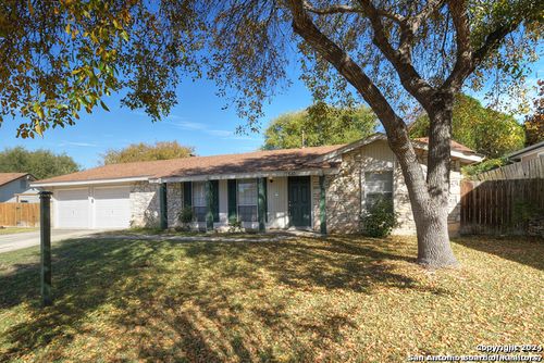 12810 Weeping Oak Trl, Live Oak, TX, 78233-2438 | Card Image