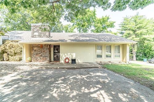 2 Mellor Ln, Bella Vista, AR, 72715-8146 | Card Image