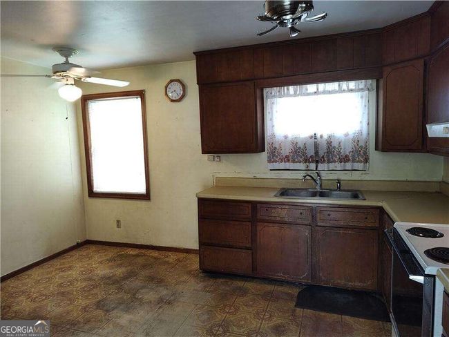2117 Oakland Ct, House other with 3 bedrooms, 1 bathrooms and 1 parking in savannah GA | Image 7
