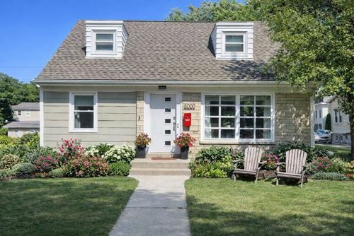 5000 N Shoreland Avenue, Whitefish Bay, WI, 53217 | Card Image