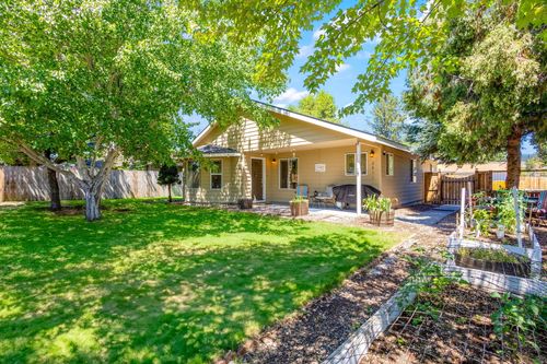 2611 Sw Salmon Ave, Redmond, OR, 97756-9466 | Card Image
