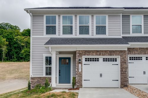 1041 Mountain View Dr, Thompsons Station, TN, 37179-2205 | Card Image