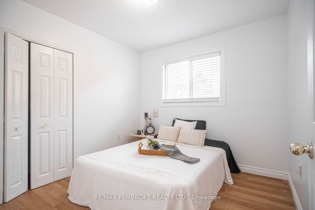 84 Frontenac Cres, House other with 5 bedrooms, 3 bathrooms and 4 parking in Deep River ON | Image 18
