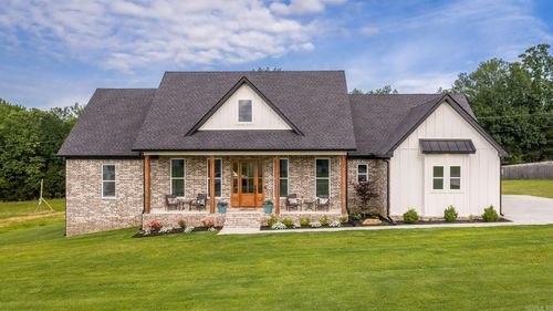 19 Avrey Ln, Greenbrier, AR, 72058-8070 | Card Image