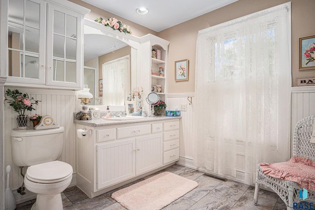 102 S Walnut Ave, House other with 4 bedrooms, 4 bathrooms and null parking in Luverne MN | Image 30