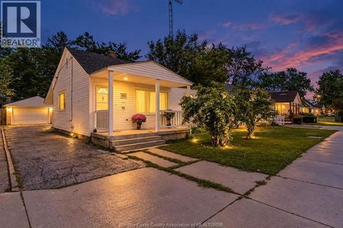 980 Partington Ave, Windsor, ON, N9B2P2 | Card Image