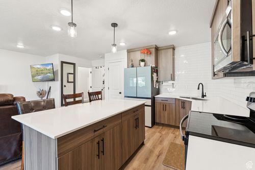 apt-d-1694 W 2975 S, Syracuse, UT, 84075-3925 | Card Image