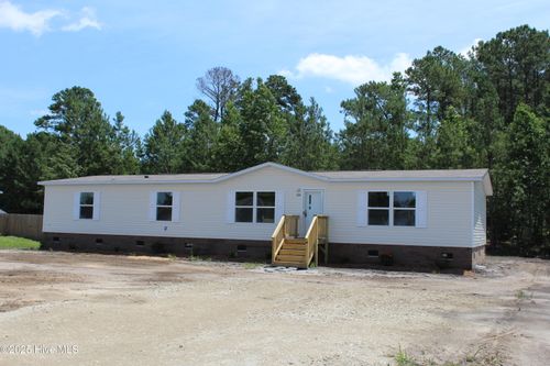225 Mewborn Dr, Beulaville, NC, 28518-6957 | Card Image