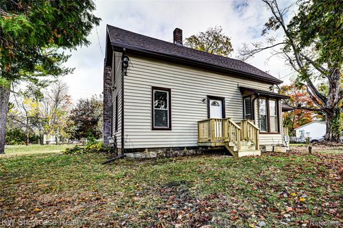 504 2nd St, Oxford, MI, 48371-1512 | Card Image