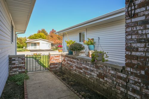 951 Chelsea Ln, Schaumburg, IL, 60193-3724 | Card Image