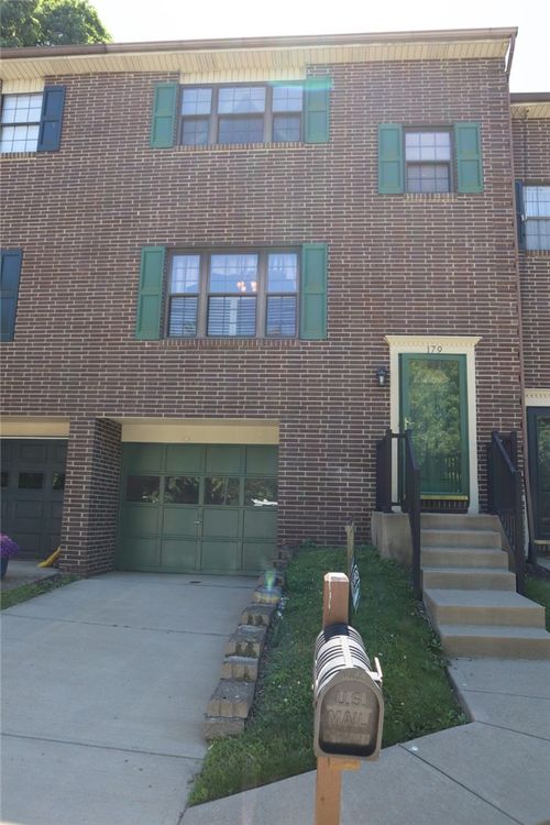 179 London Towne Dr, Brookline, PA, 15226-1143 | Card Image