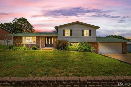 9466 Ponderosa Ln, Pevely, MO, 63070-3121 | Card Image