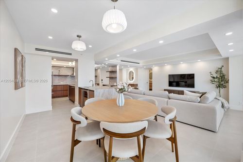 19f-19355 Turnberry Way, Aventura, FL, 33180-2542 | Card Image