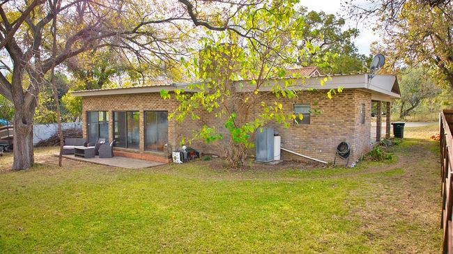311 Smith St, Home with 3 bedrooms, 2 bathrooms and null parking in Mason TX | Image 23