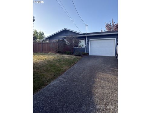 1086 Lewis St, North Bend, OR, 97459-2537 | Card Image