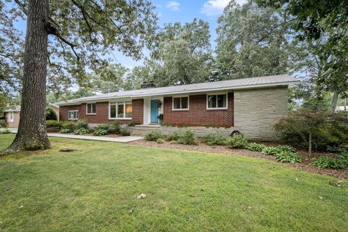 105 Westwood Dr, Tullahoma, TN, 37388-5618 | Card Image