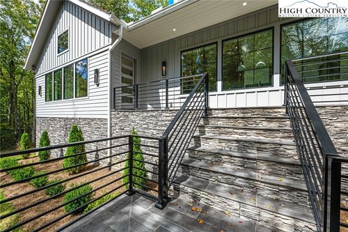 781 Evergreen, Boone, NC, 28607-5763 | Card Image