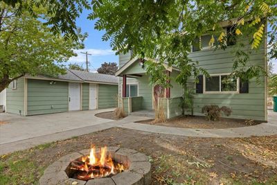 724 W Kiernan Ave, Home with 3 bedrooms, 2 bathrooms and null parking in Spokane WA | Image 2