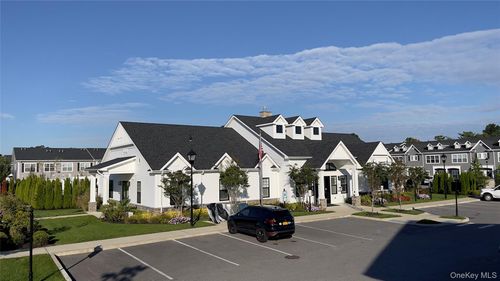 102-500 Sutton Ct, Deer Park, NY, 11729-2543 | Card Image