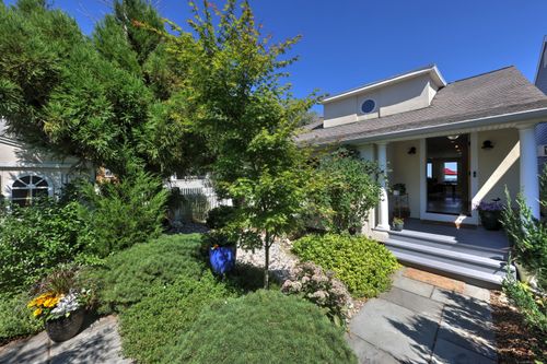 61 Milford Point Rd, Milford, CT, 06460-5220 | Card Image