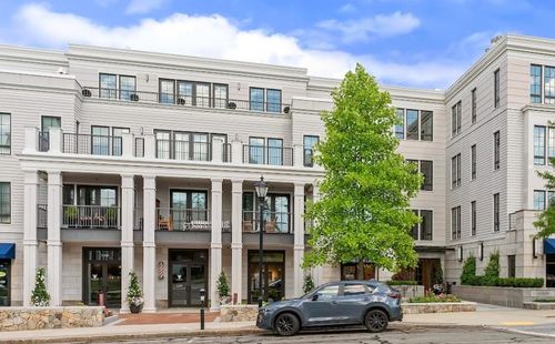 104-580 Washington St, Wellesley, MA, 02482-6435 | Card Image