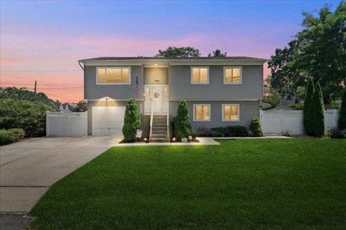 235 Mccall Ave, West Islip, NY, 11795-4344 | Card Image