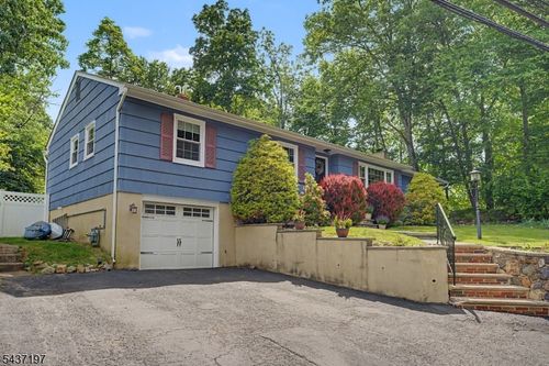 8 Seneca Ave, Rockaway, NJ, 07866-1812 | Card Image