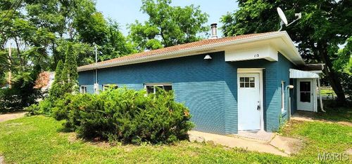 115 N 5th St, De Soto, MO, 63020-1756 | Card Image