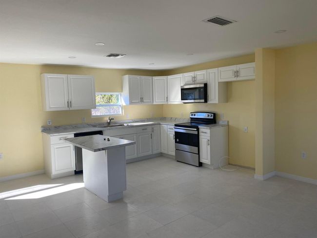 3633 20 Th Ter, House other with 3 bedrooms, 2 bathrooms and null parking in OKEECHOBEE FL | Image 6
