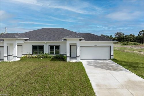 704 Broadway Ave, LEHIGH ACRES, FL, 33972-4136 | Card Image
