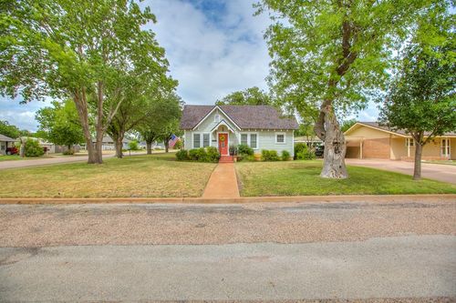 308 N 5th St, Ballinger, TX, 76821-4916 | Card Image