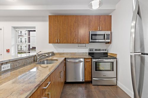 1r-415 Jackson St, Hoboken, NJ, 07030-6214 | Card Image