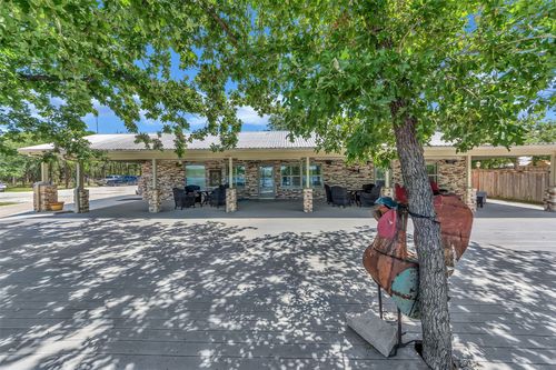 566 Selma Rd, Bowie, TX, 76230-8719 | Card Image