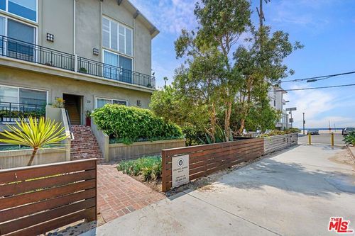 20 Northstar St, Marina del Rey, CA, 90292-7711 | Card Image