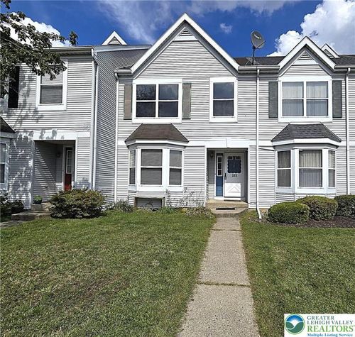 327 Hill Rd, Whitehall, PA, 18052-6219 | Card Image