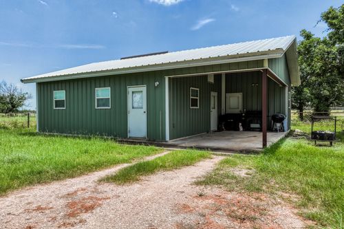 800 Waldeck Rd, Ledbetter, TX, 78946-5122 | Card Image