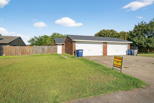 534 Canary Ln, Red Oak, TX, 75154-4233 | Card Image