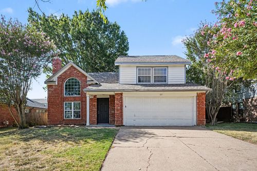 307 Hopewell St, Grand Prairie, TX, 75052-3329 | Card Image