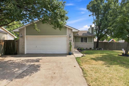1645 S Lark Ct, Wichita, KS, 67209-4401 | Card Image
