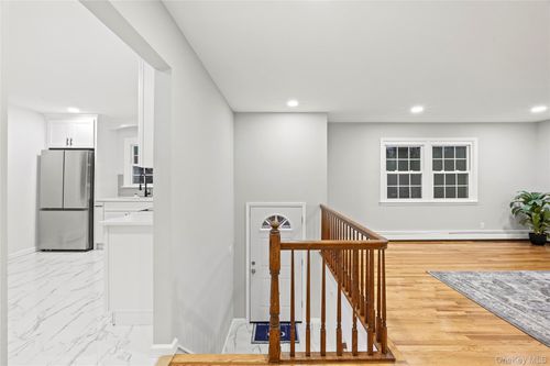 25 Lincoln Ave, Ronkonkoma, NY, 11779-2331 | Card Image